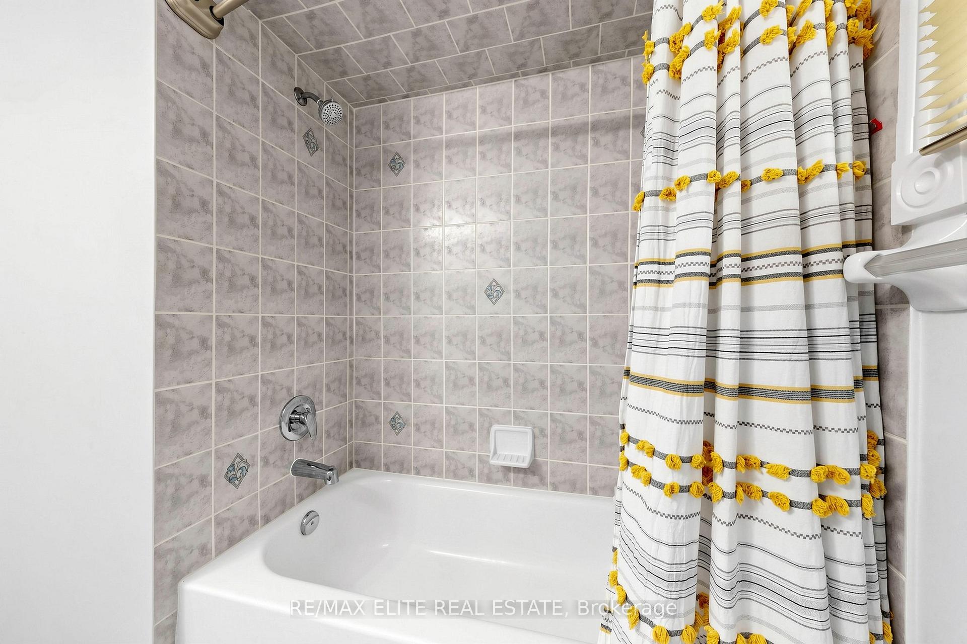 Photo 27 of 54 National Pine Drive, Vaughan, Vellore Village — HOMEH