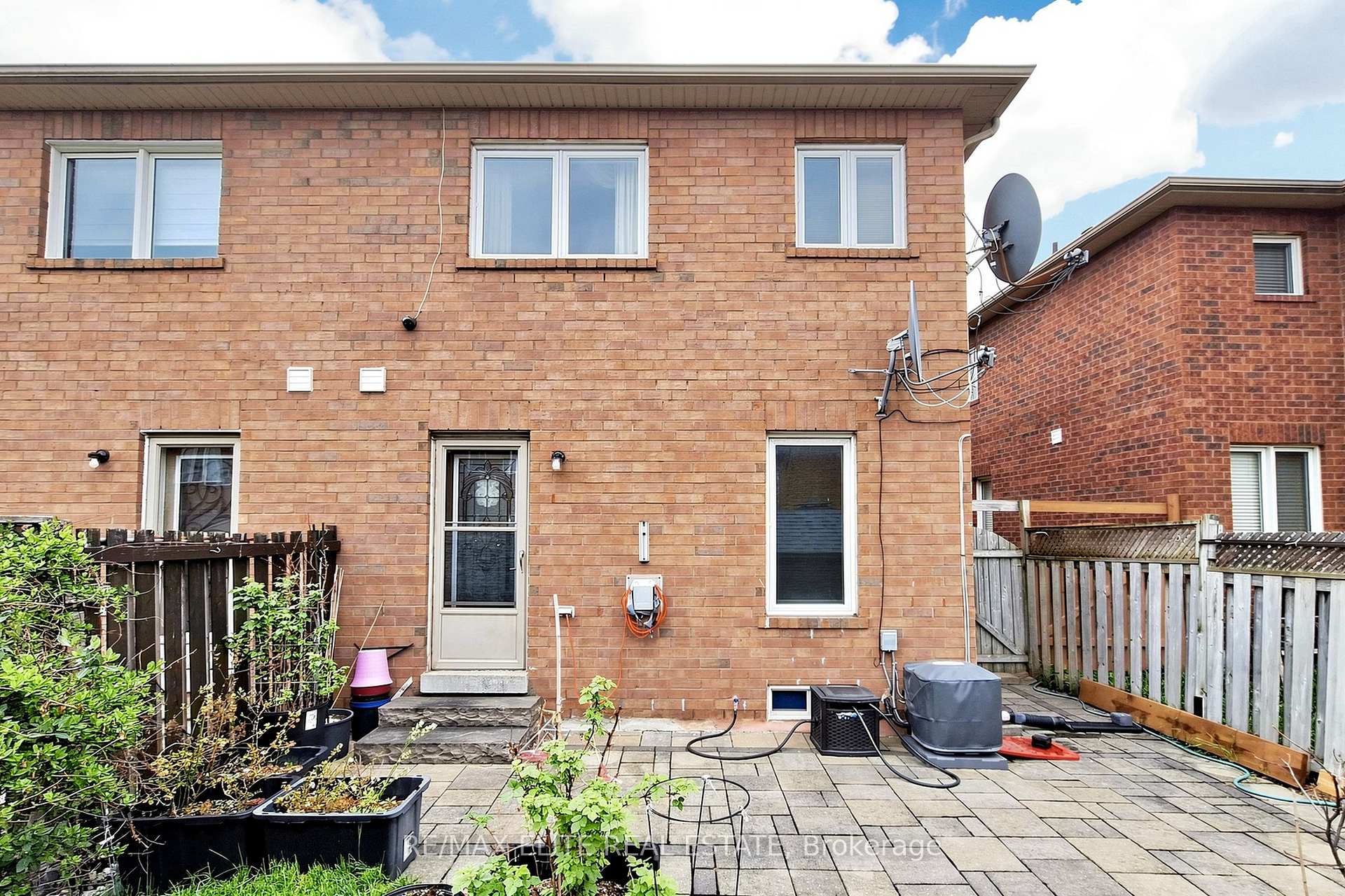 Photo 28 of 54 National Pine Drive, Vaughan, Vellore Village — HOMEH
