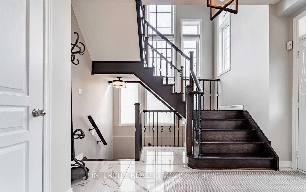 Photo 5 of 363 Robert Parkinson Drive, Brampton, Brampton North — HOMEH