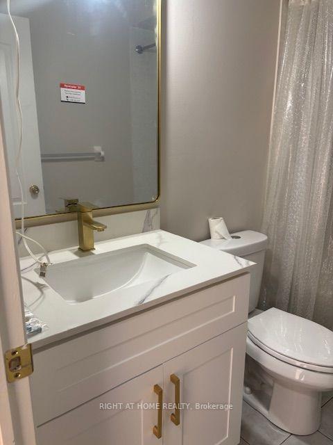 Photo 8 of 69 Crystal Glen Crescent, Brampton, Credit Valley — HOMEH