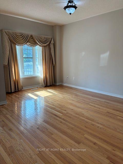Photo 9 of 69 Crystal Glen Crescent, Brampton, Credit Valley — HOMEH