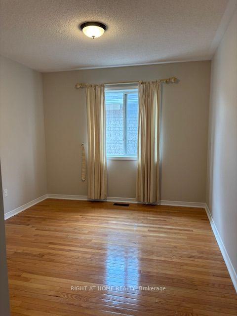 Photo 14 of 69 Crystal Glen Crescent, Brampton, Credit Valley — HOMEH