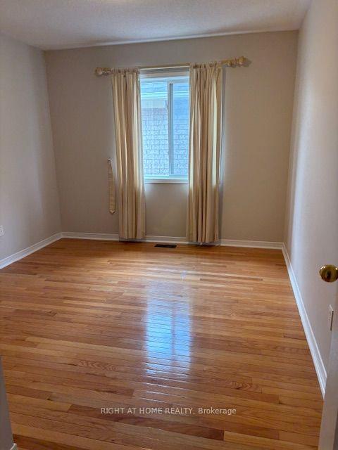 Photo 15 of 69 Crystal Glen Crescent, Brampton, Credit Valley — HOMEH