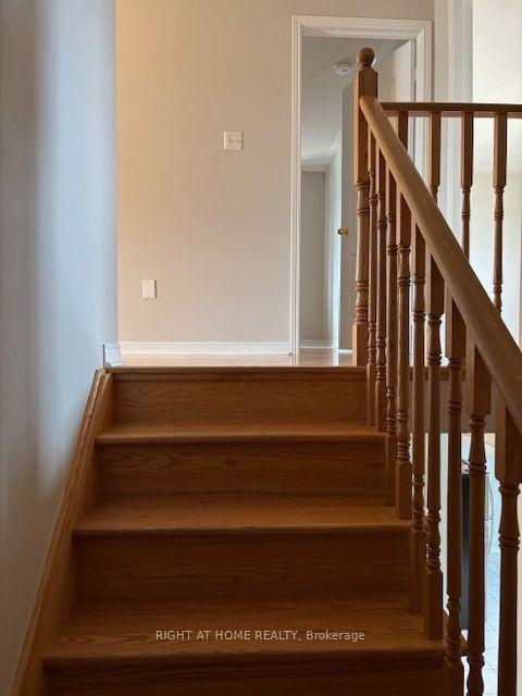 Photo 18 of 69 Crystal Glen Crescent, Brampton, Credit Valley — HOMEH