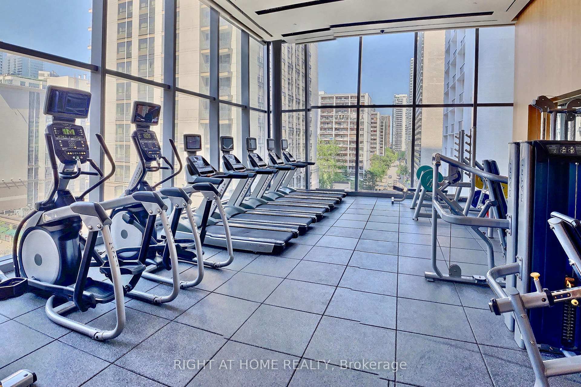 Photo 6 of Unit 1201, 7 Grenville Street, Toronto, Bay Street Corridor — HOMEH
