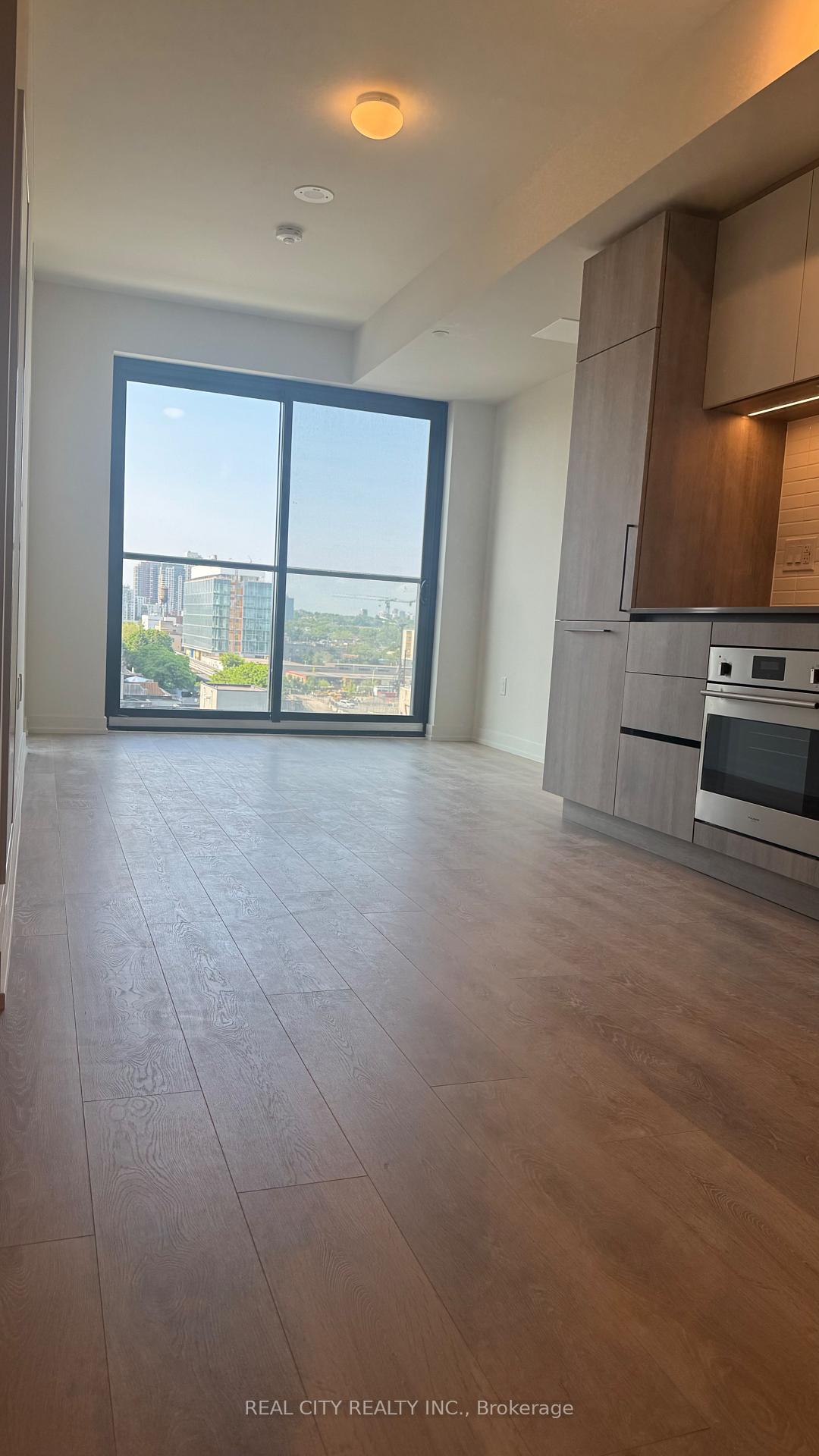 Photo 10 of Unit 701, 181 Sterling Road, Toronto, Dufferin Grove — HOMEH