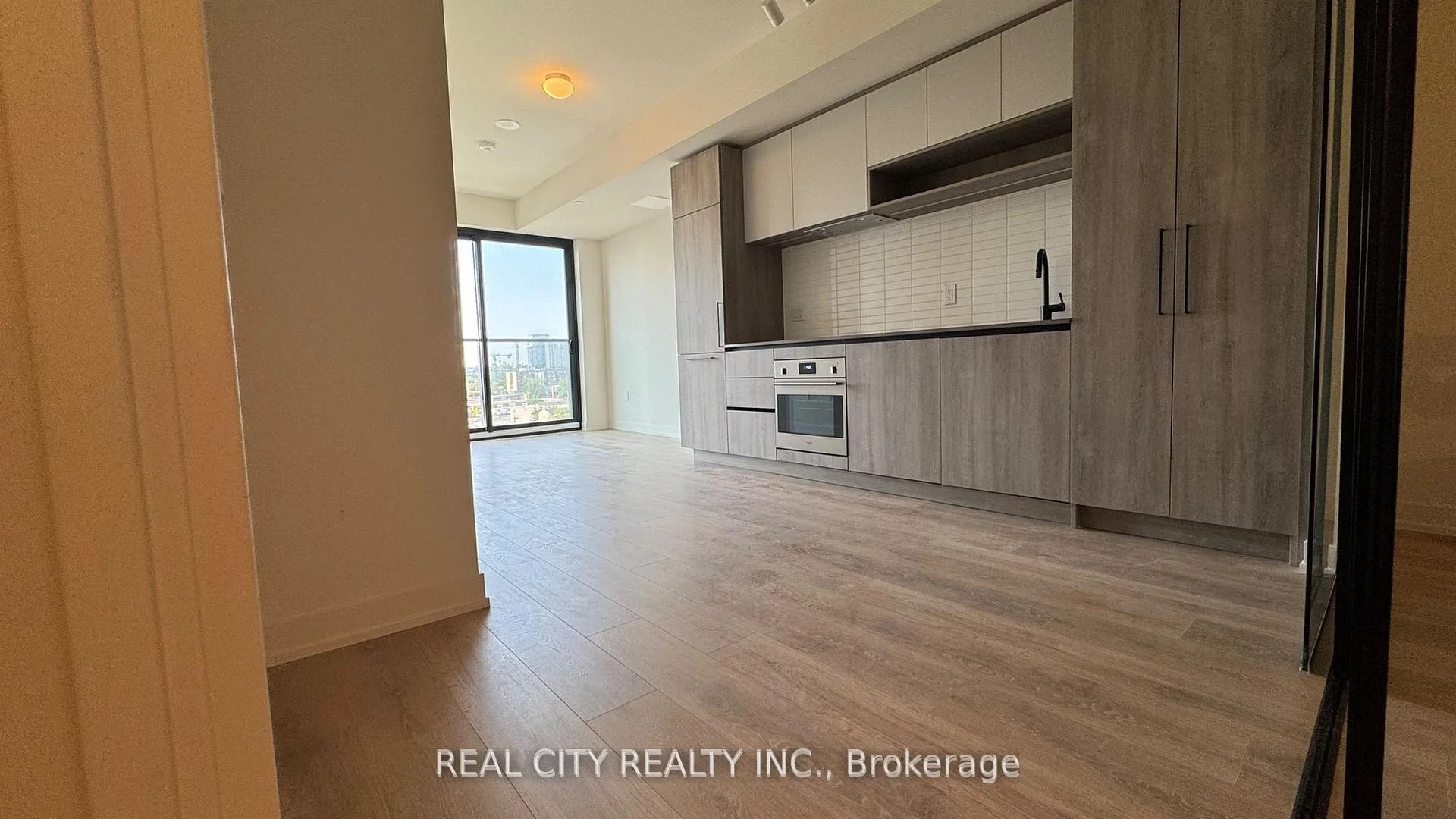 Photo 7 of Unit 701, 181 Sterling Road, Toronto, Dufferin Grove — HOMEH