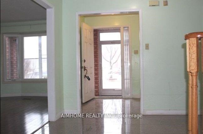 Photo 3 of Unit Upper, 137 Irenemount Crescent, Markham, Middlefield — HOMEH