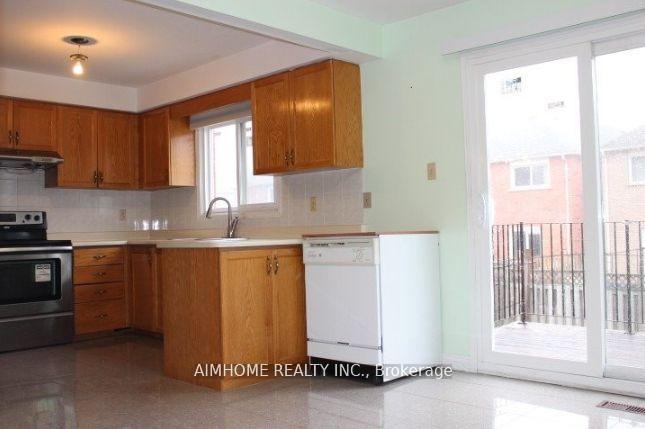 Photo 7 of Unit Upper, 137 Irenemount Crescent, Markham, Middlefield — HOMEH