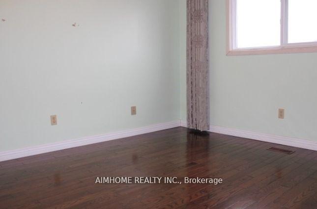 Photo 16 of Unit Upper, 137 Irenemount Crescent, Markham, Middlefield — HOMEH