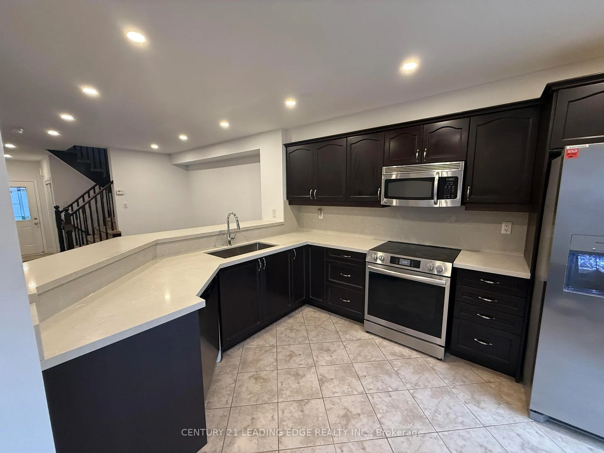 Photo 4 of 1887 Liatris Drive, Pickering, Duffin Heights — HOMEH