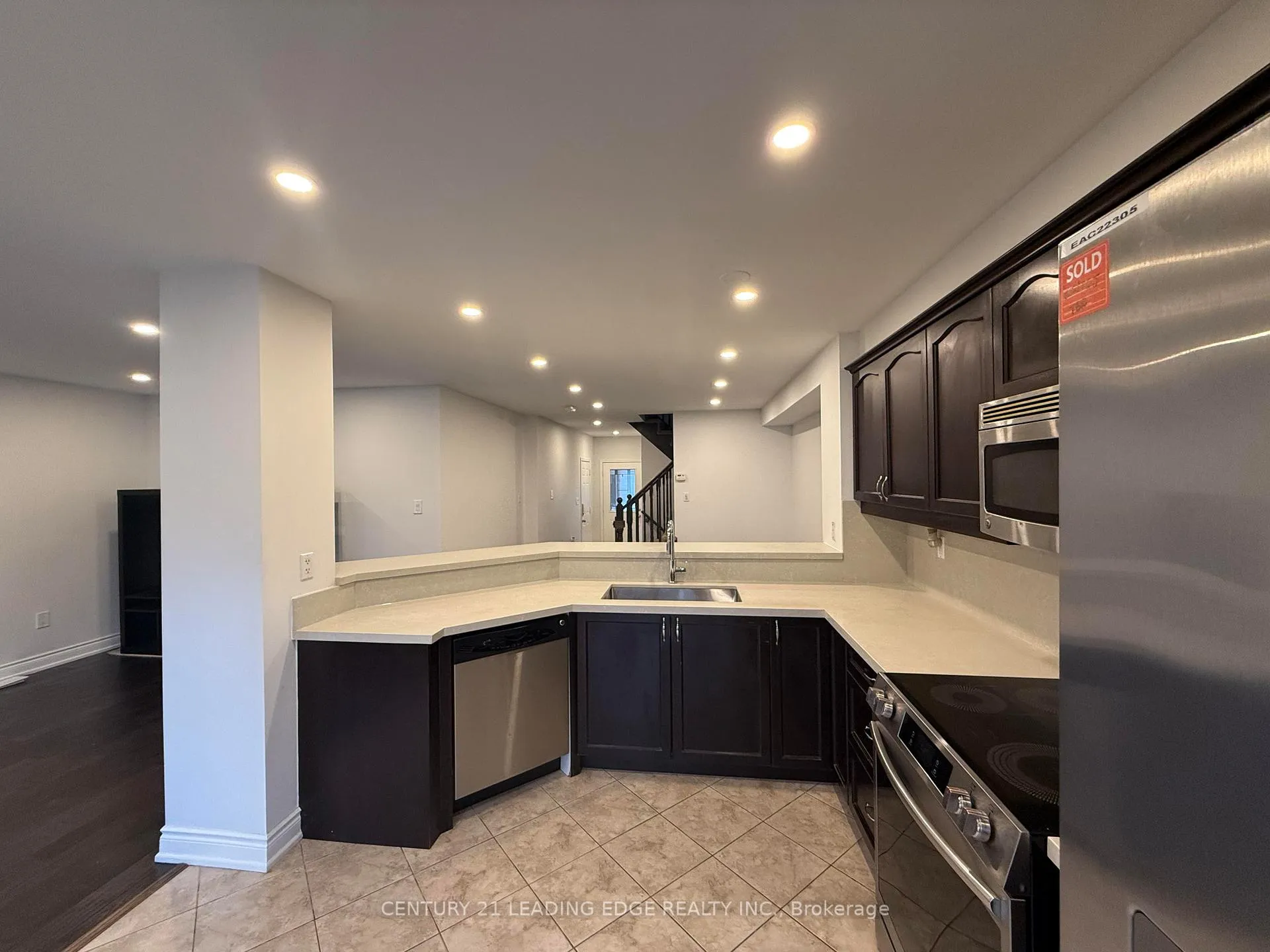 Photo 5 of 1887 Liatris Drive, Pickering, Duffin Heights — HOMEH