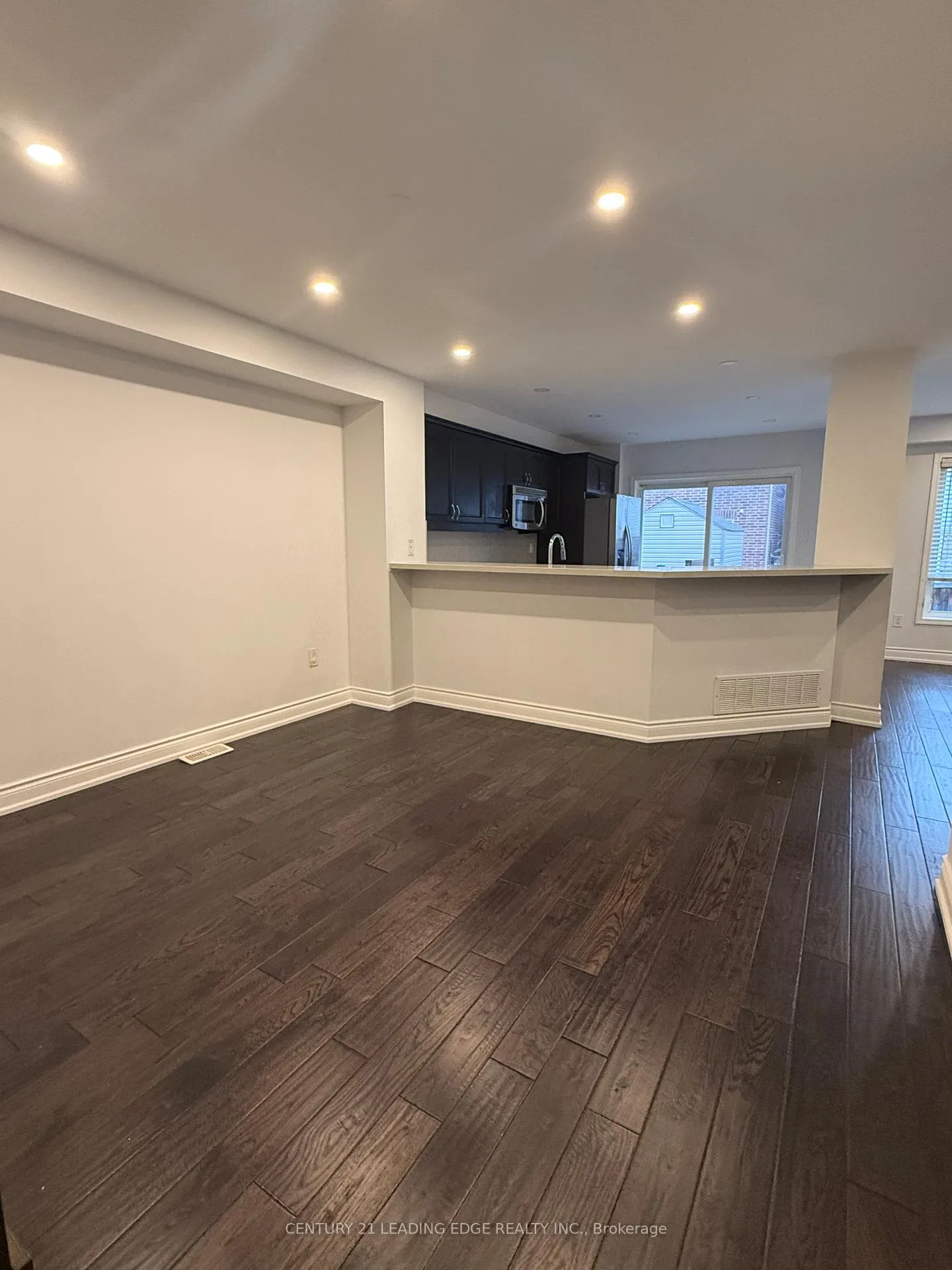 Photo 6 of 1887 Liatris Drive, Pickering, Duffin Heights — HOMEH