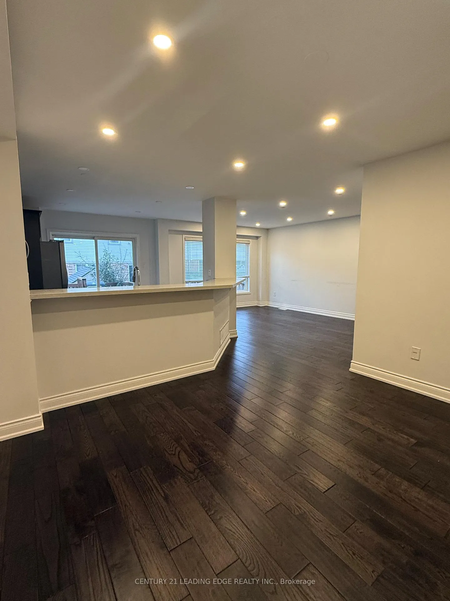 Photo 7 of 1887 Liatris Drive, Pickering, Duffin Heights — HOMEH