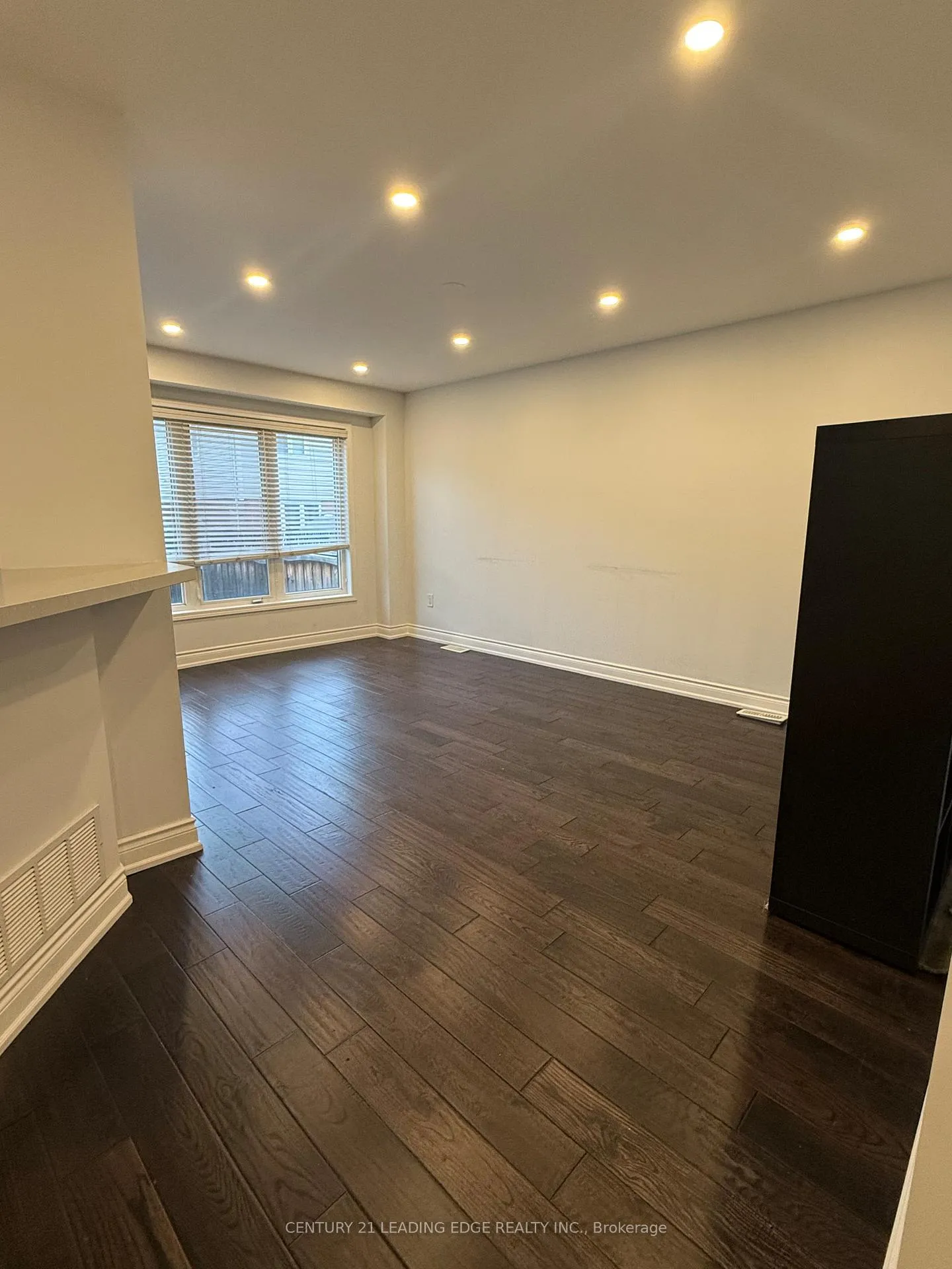 Photo 9 of 1887 Liatris Drive, Pickering, Duffin Heights — HOMEH