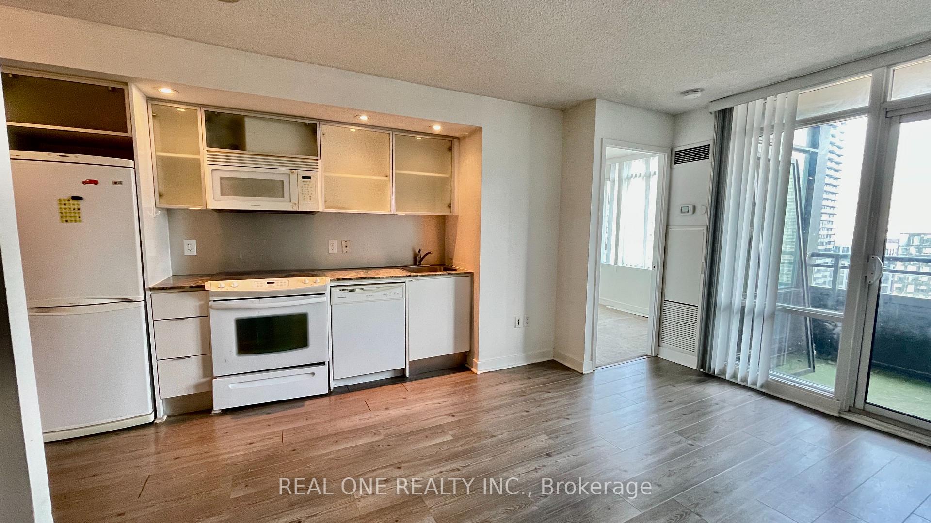 Photo 6 of Unit 2816, 25 Telegram Mews, Toronto, Waterfront Communities — HOMEH