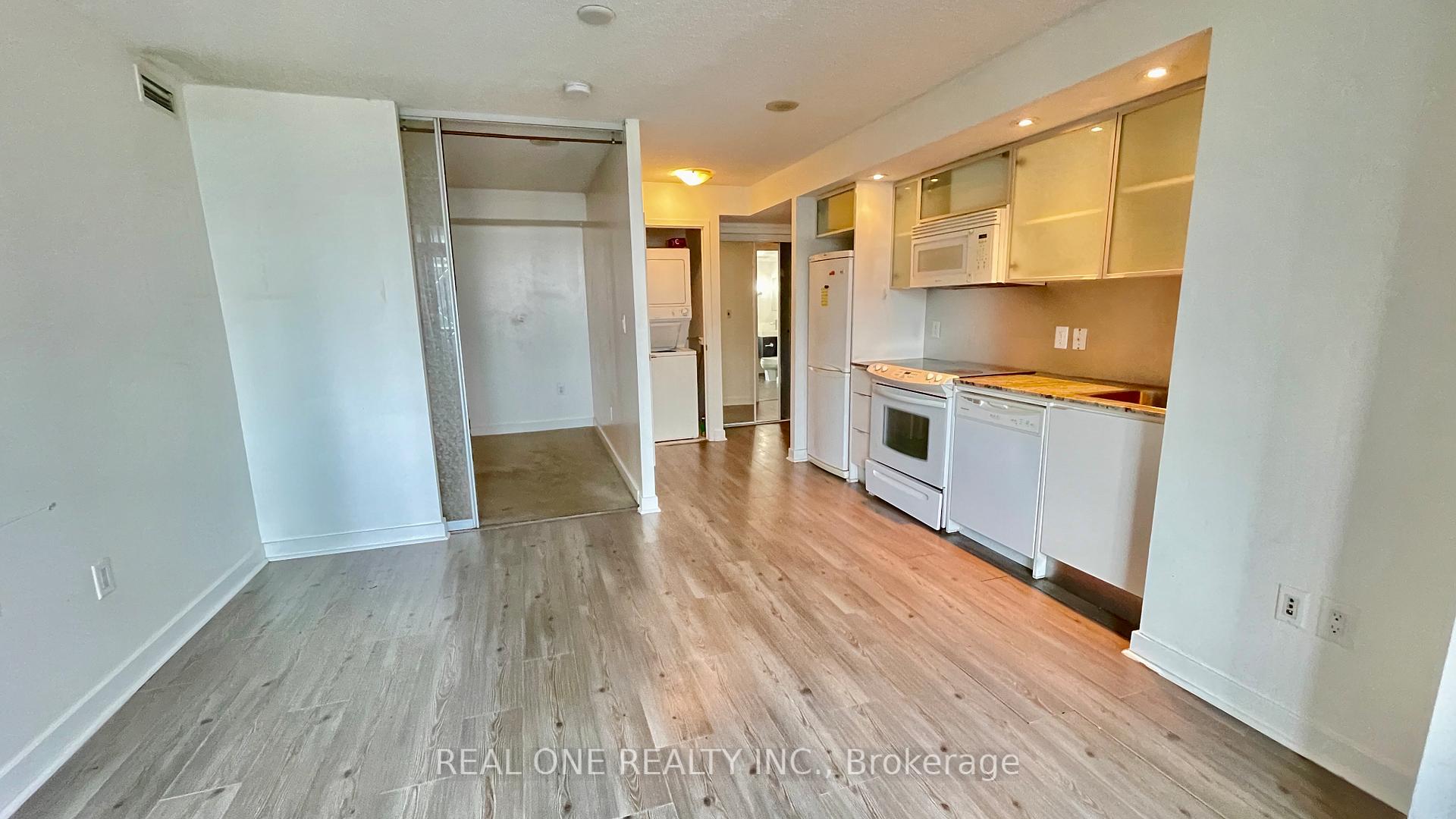 Photo 7 of Unit 2816, 25 Telegram Mews, Toronto, Waterfront Communities — HOMEH