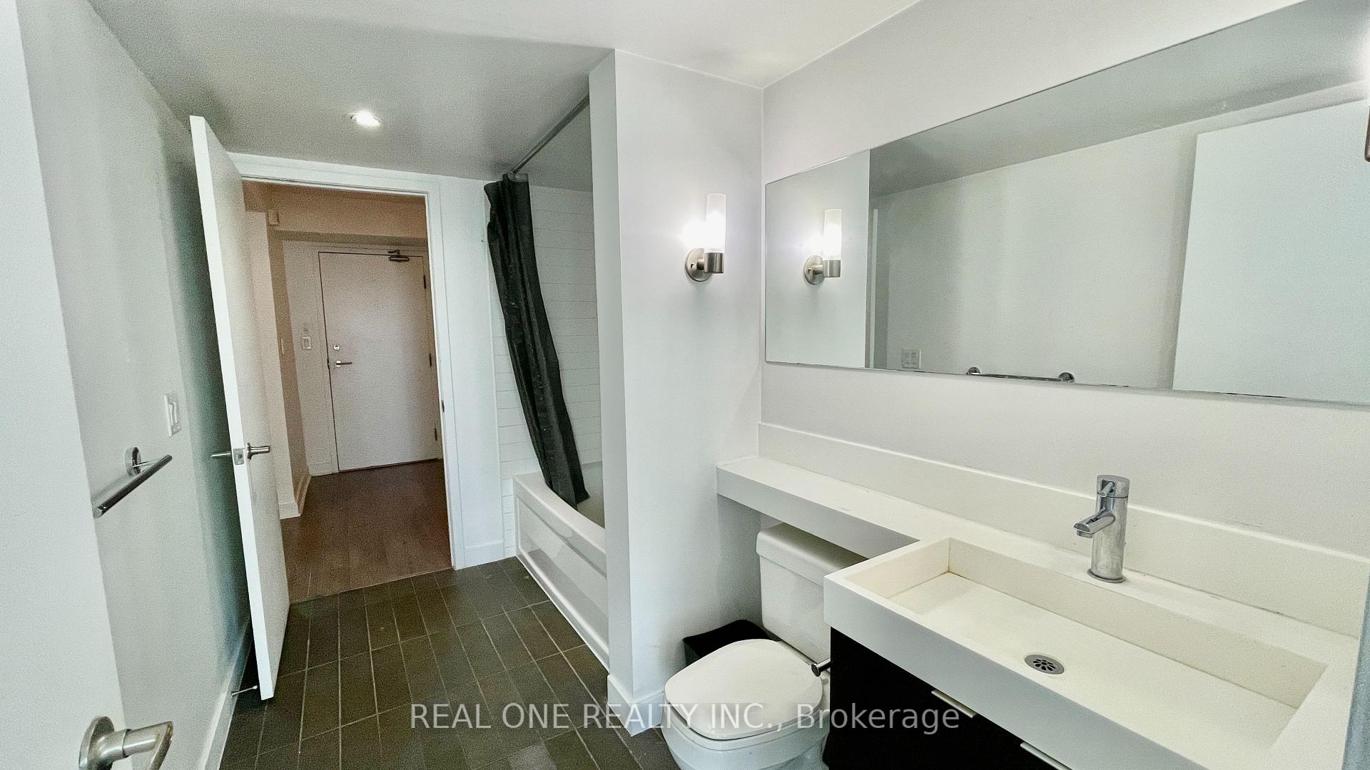 Photo 15 of Unit 2816, 25 Telegram Mews, Toronto, Waterfront Communities — HOMEH