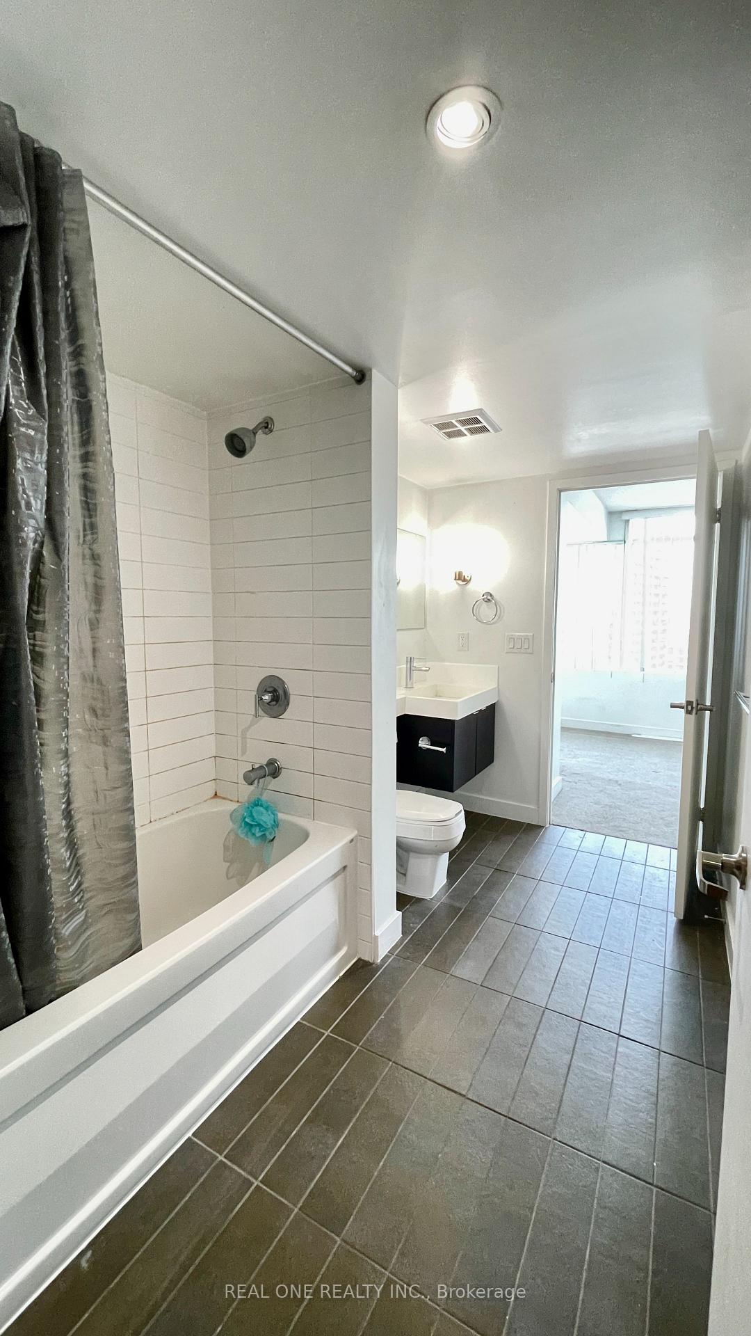 Photo 16 of Unit 2816, 25 Telegram Mews, Toronto, Waterfront Communities — HOMEH