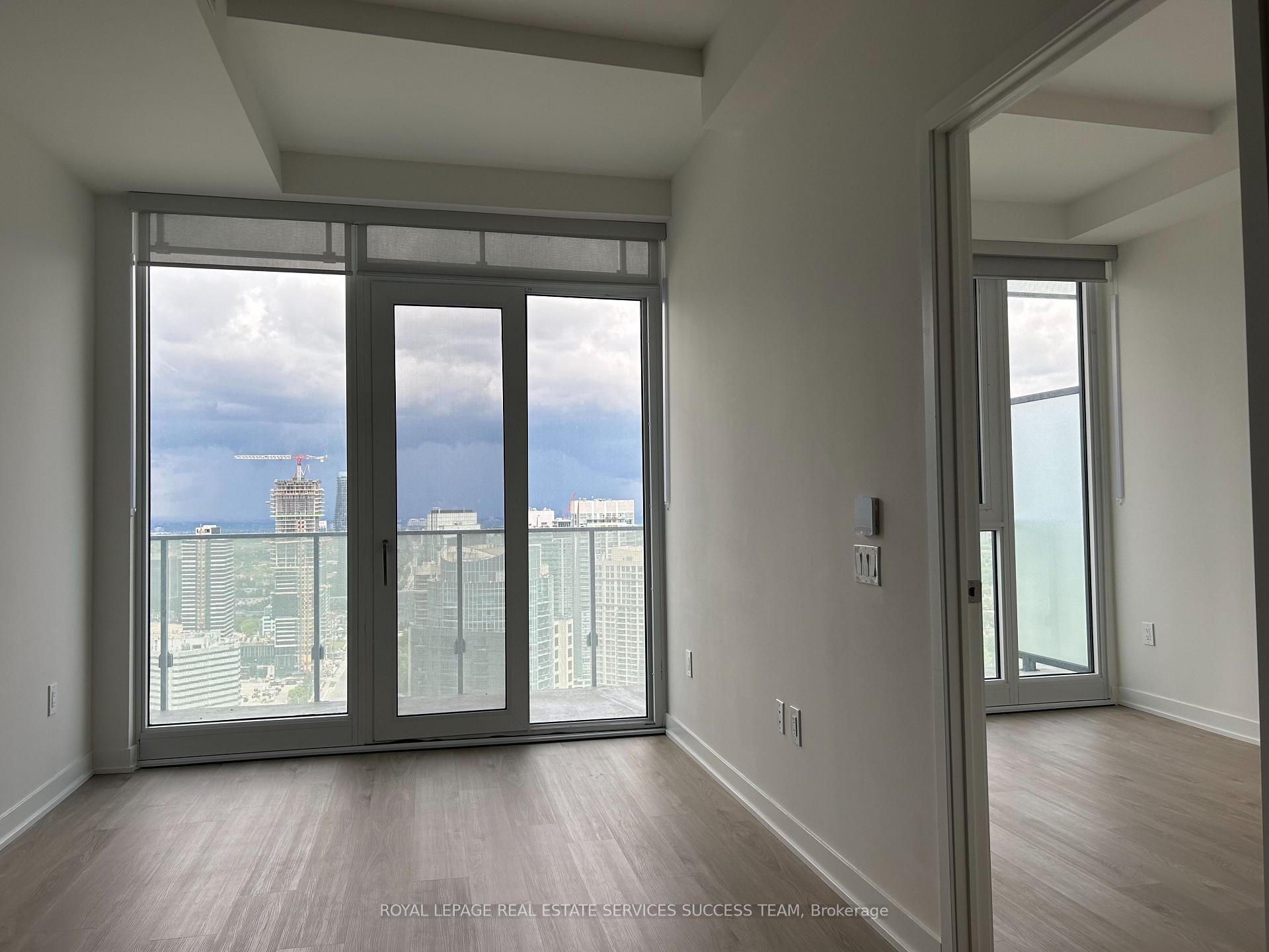 Photo 5 of Unit 3612, 3900 Confederation Parkway E, Mississauga, City Centre — HOMEH