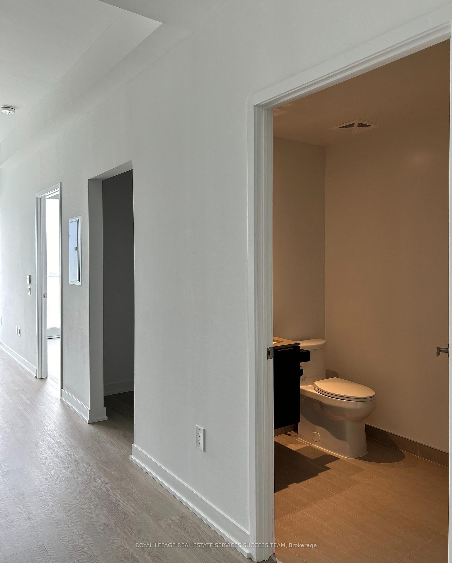 Photo 9 of Unit 3612, 3900 Confederation Parkway E, Mississauga, City Centre — HOMEH