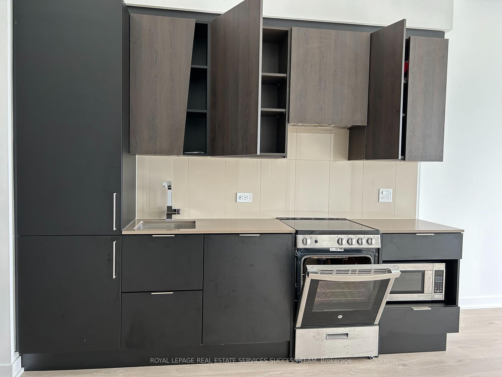 Photo 10 of Unit 3612, 3900 Confederation Parkway E, Mississauga, City Centre — HOMEH