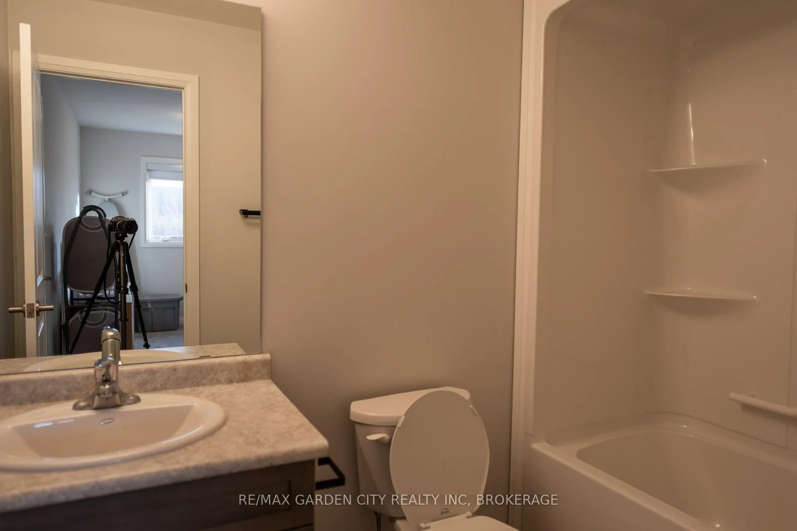 Photo 22 of Unit 20, 4552 Portage Road, Niagara Falls, Cherrywood — HOMEH
