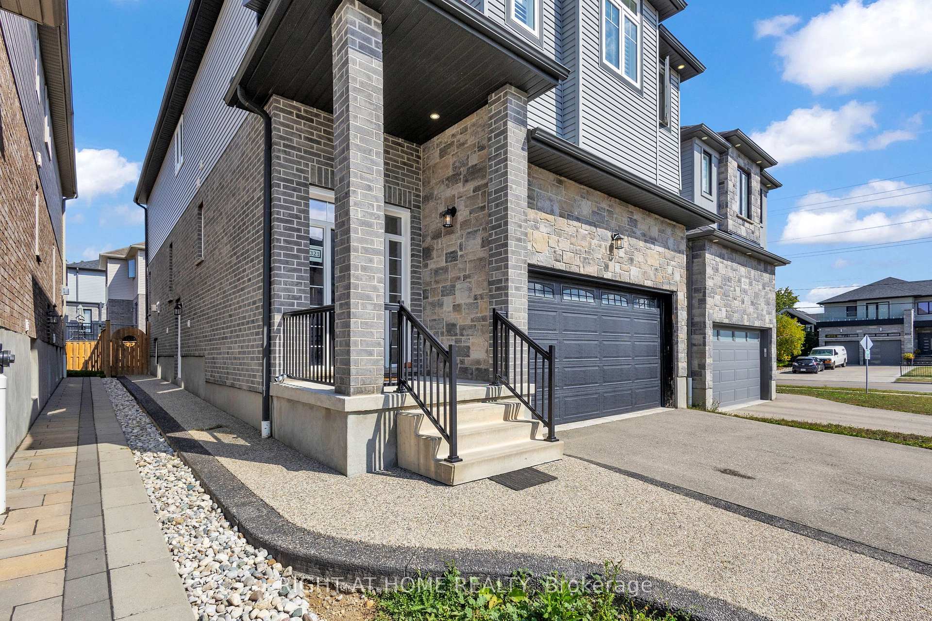 Photo 2 of 321 Carriage Way, Waterloo, Bridgeport — HOMEH