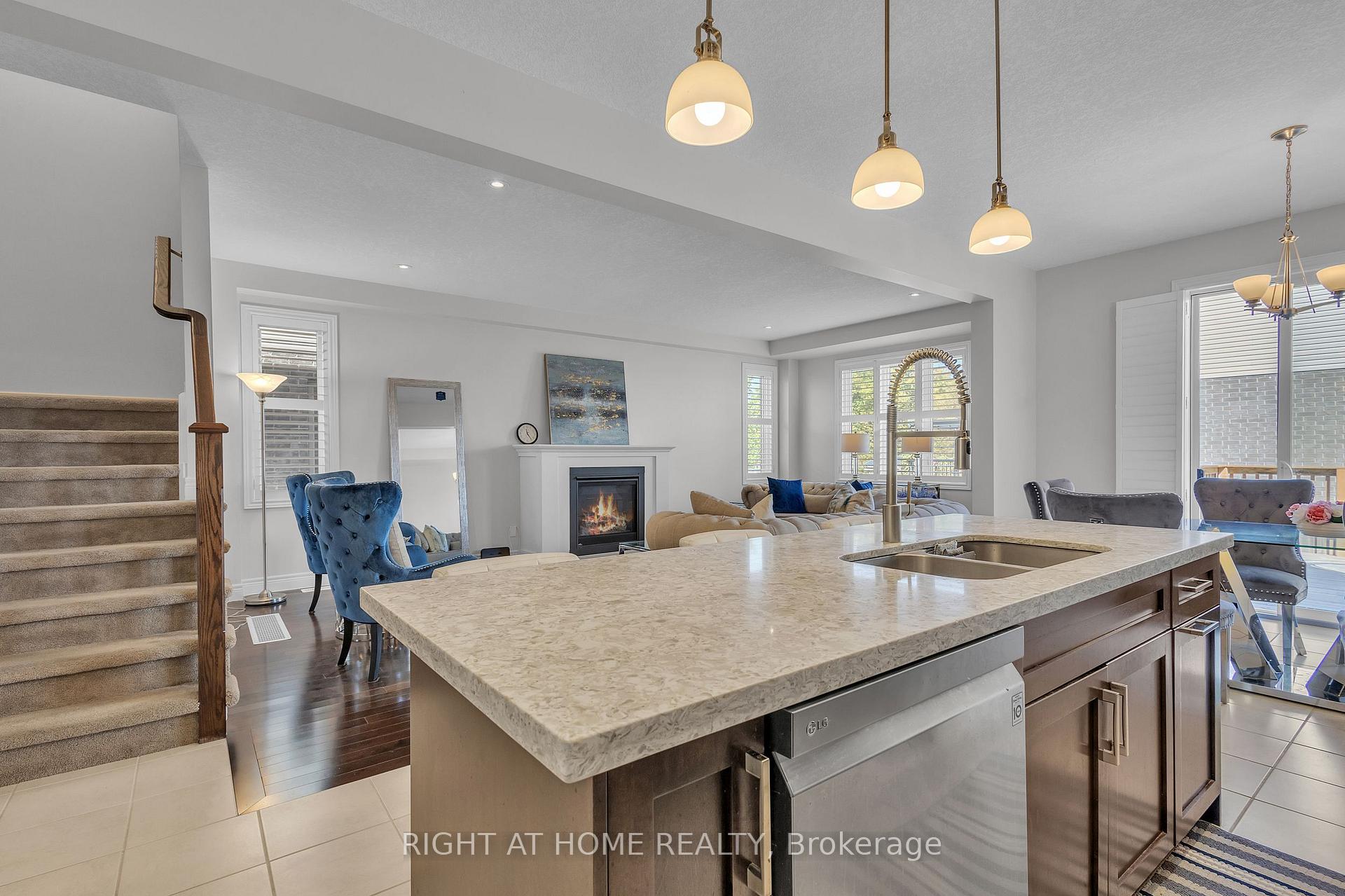 Photo 8 of 321 Carriage Way, Waterloo, Bridgeport — HOMEH