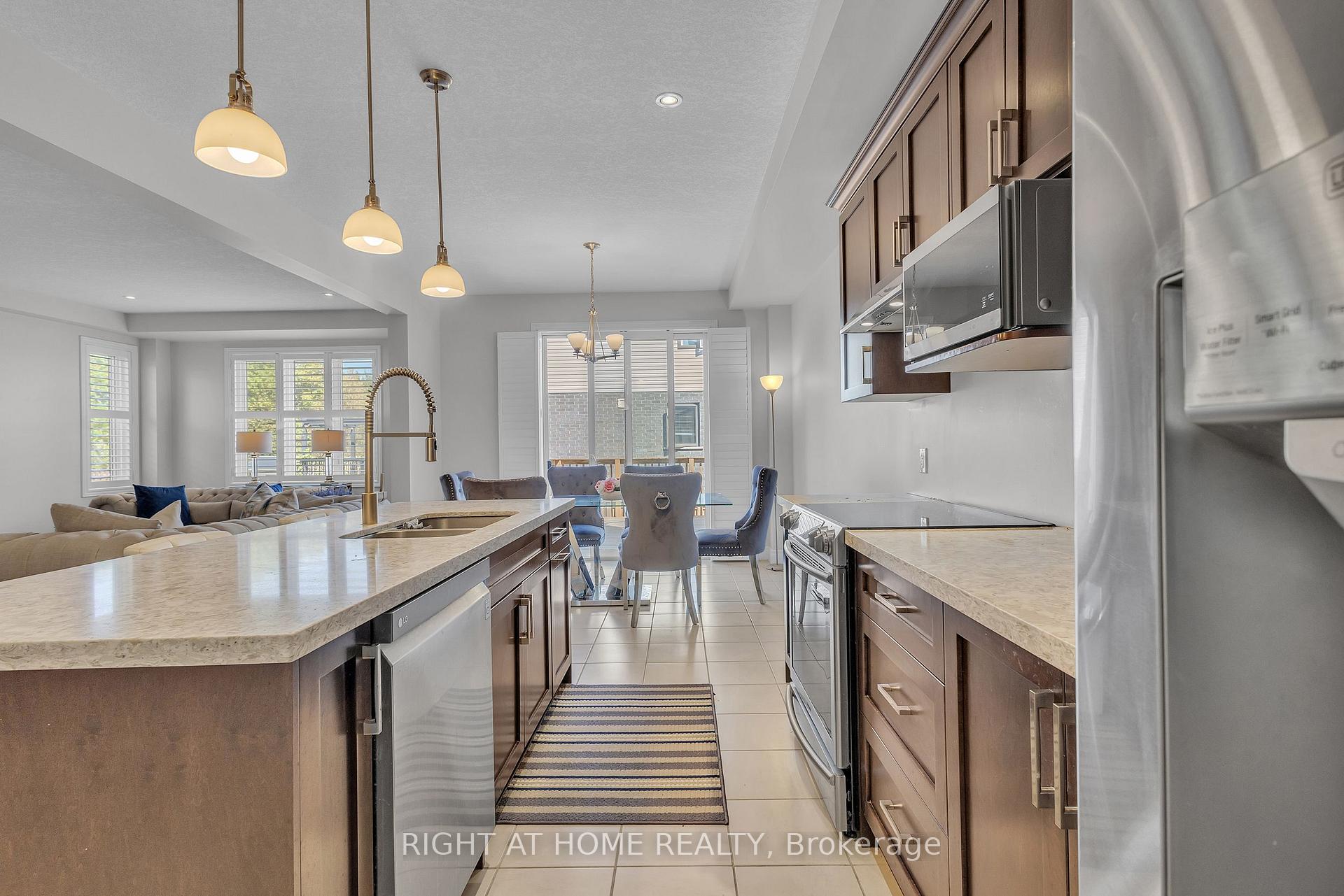 Photo 9 of 321 Carriage Way, Waterloo, Bridgeport — HOMEH