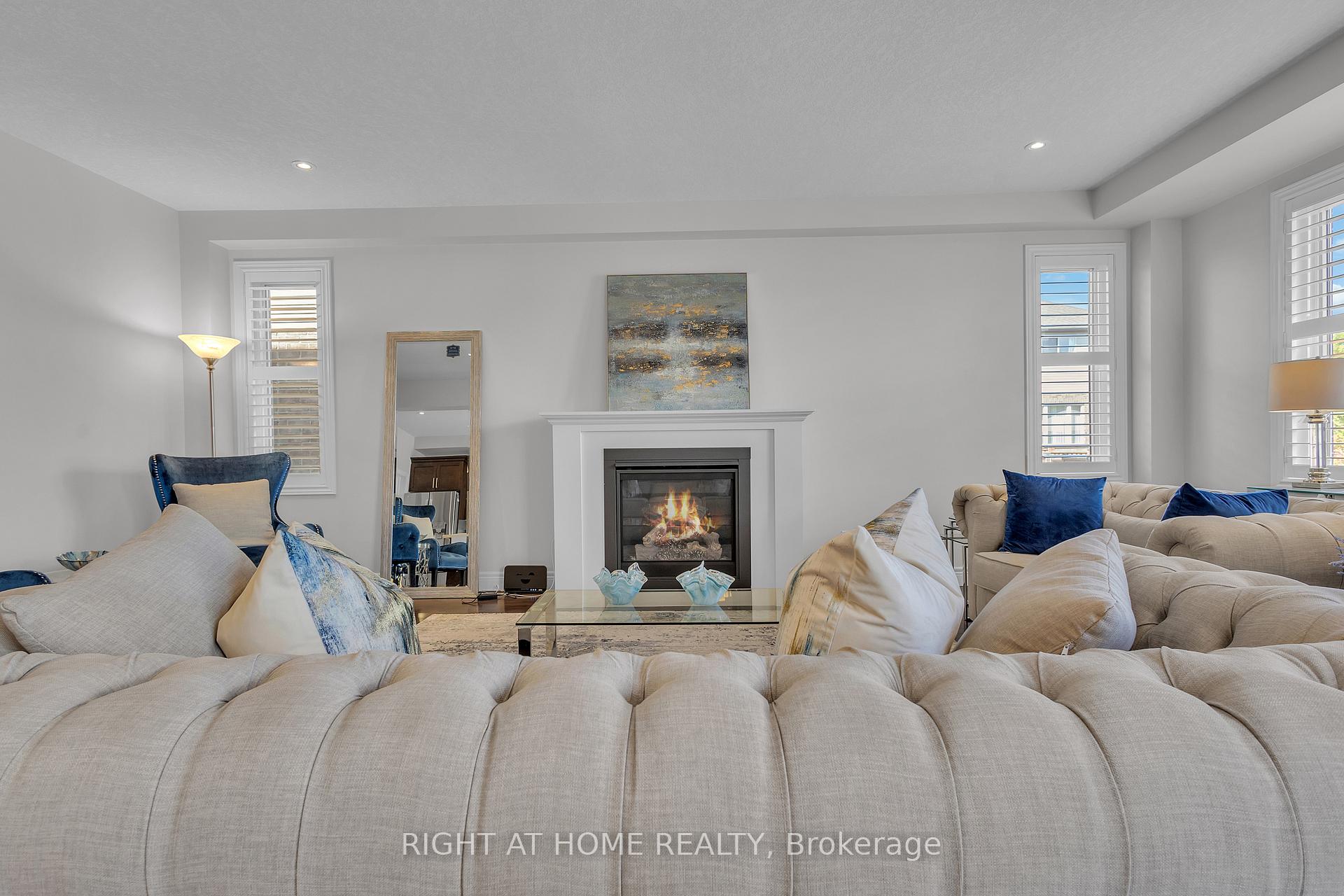 Photo 11 of 321 Carriage Way, Waterloo, Bridgeport — HOMEH
