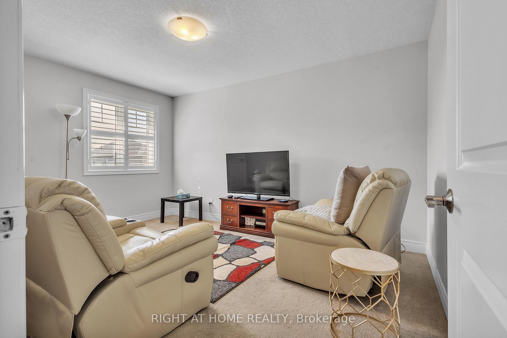 Photo 31 of 321 Carriage Way, Waterloo, Bridgeport — HOMEH