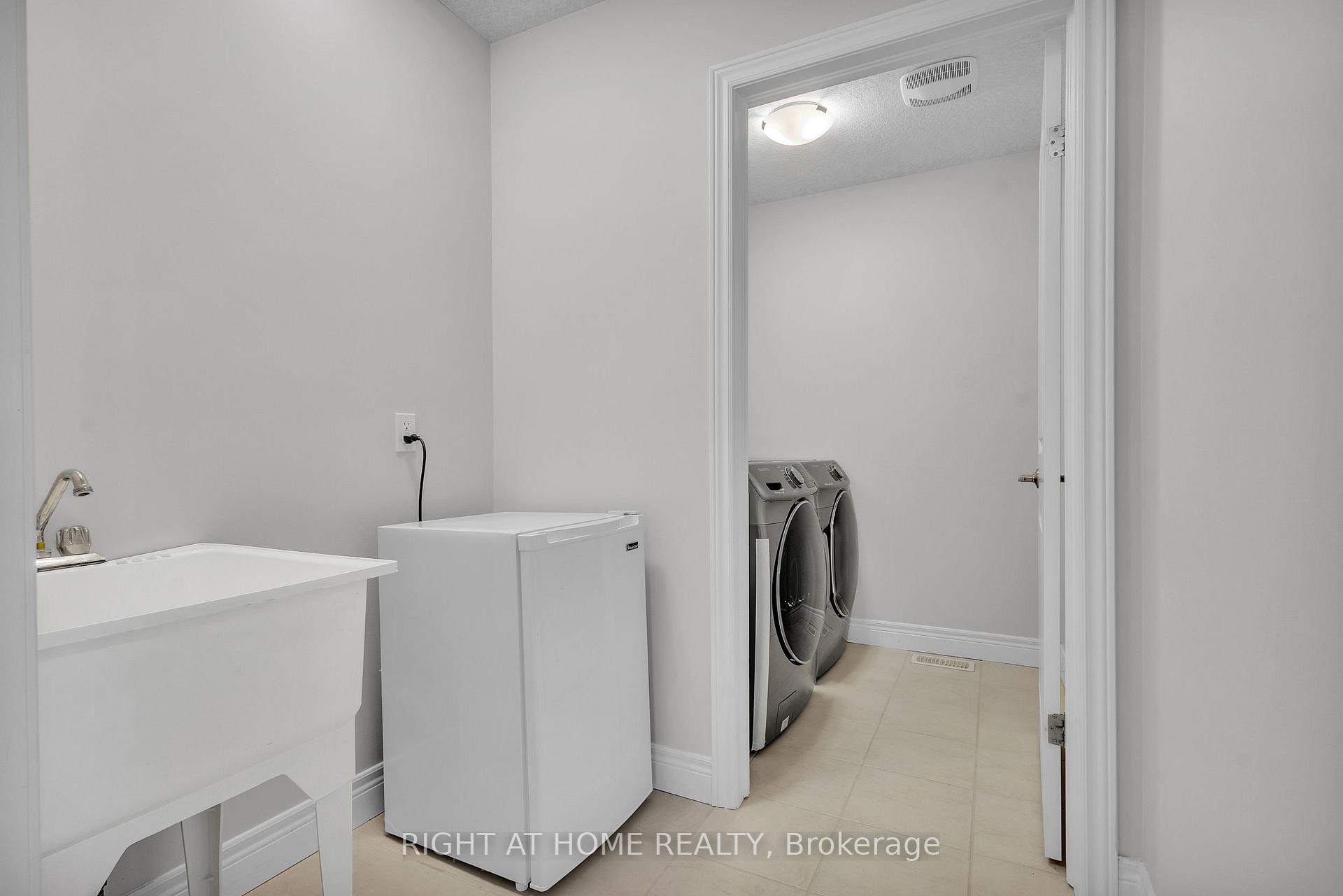 Photo 33 of 321 Carriage Way, Waterloo, Bridgeport — HOMEH