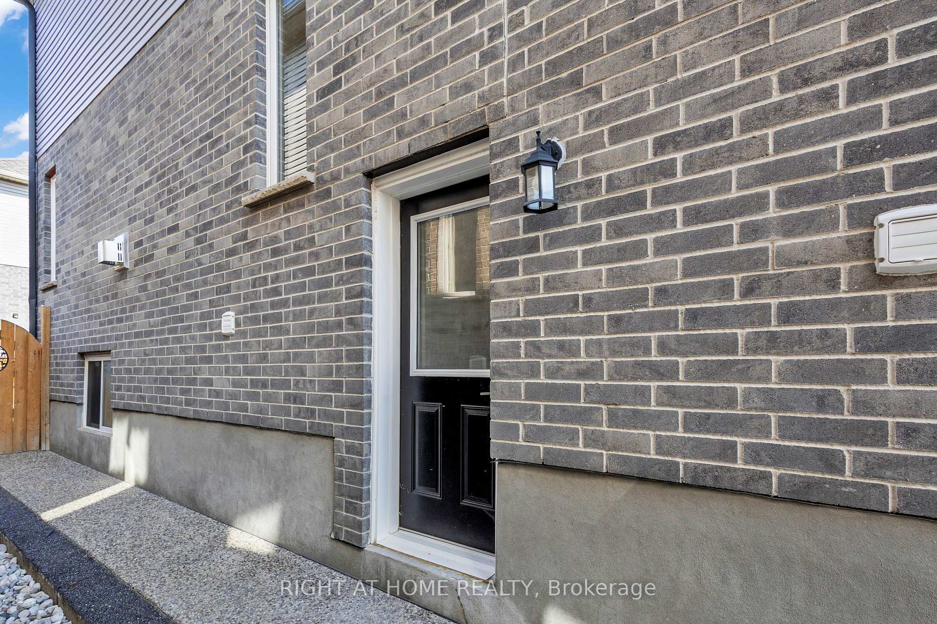 Photo 35 of 321 Carriage Way, Waterloo, Bridgeport — HOMEH