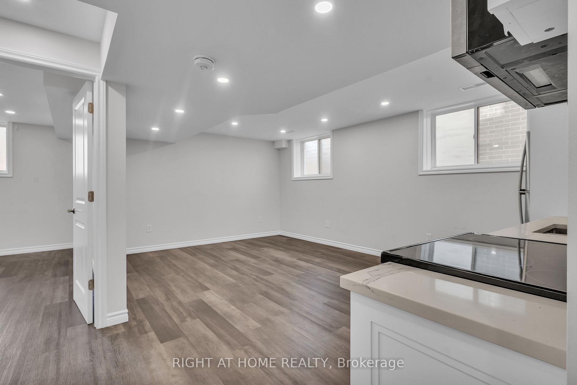 Photo 37 of 321 Carriage Way, Waterloo, Bridgeport — HOMEH