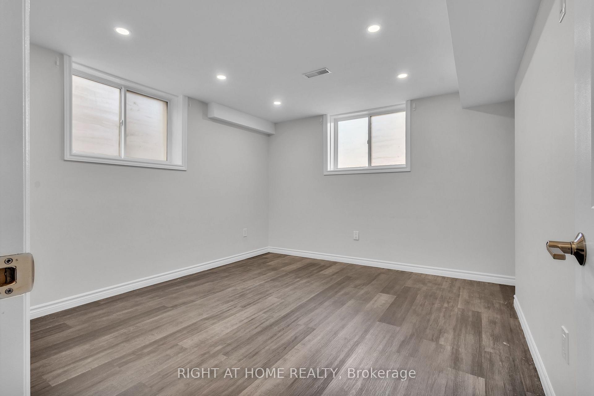 Photo 41 of 321 Carriage Way, Waterloo, Bridgeport — HOMEH