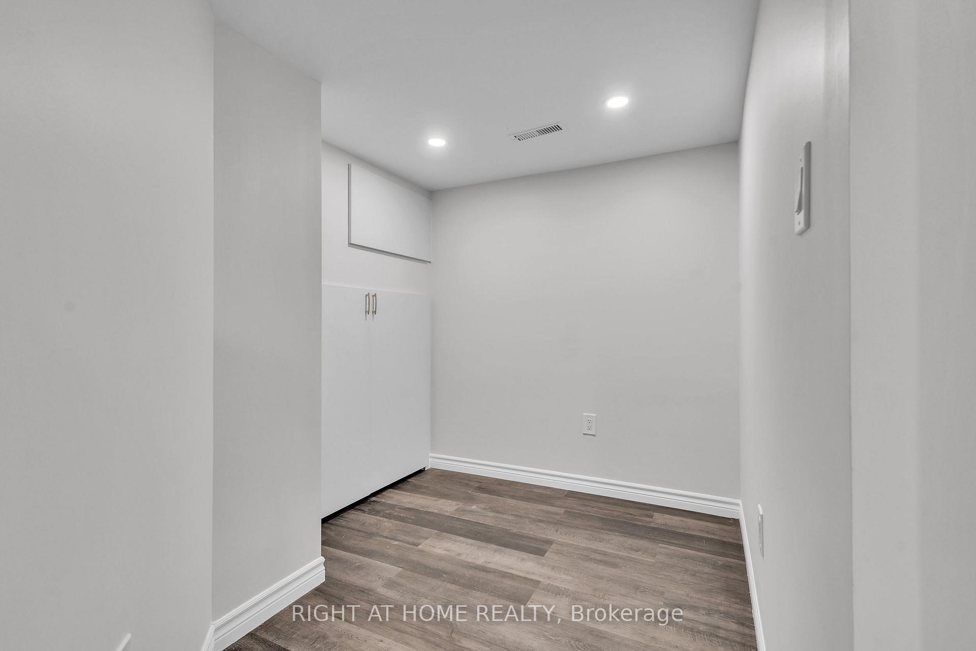 Photo 43 of 321 Carriage Way, Waterloo, Bridgeport — HOMEH