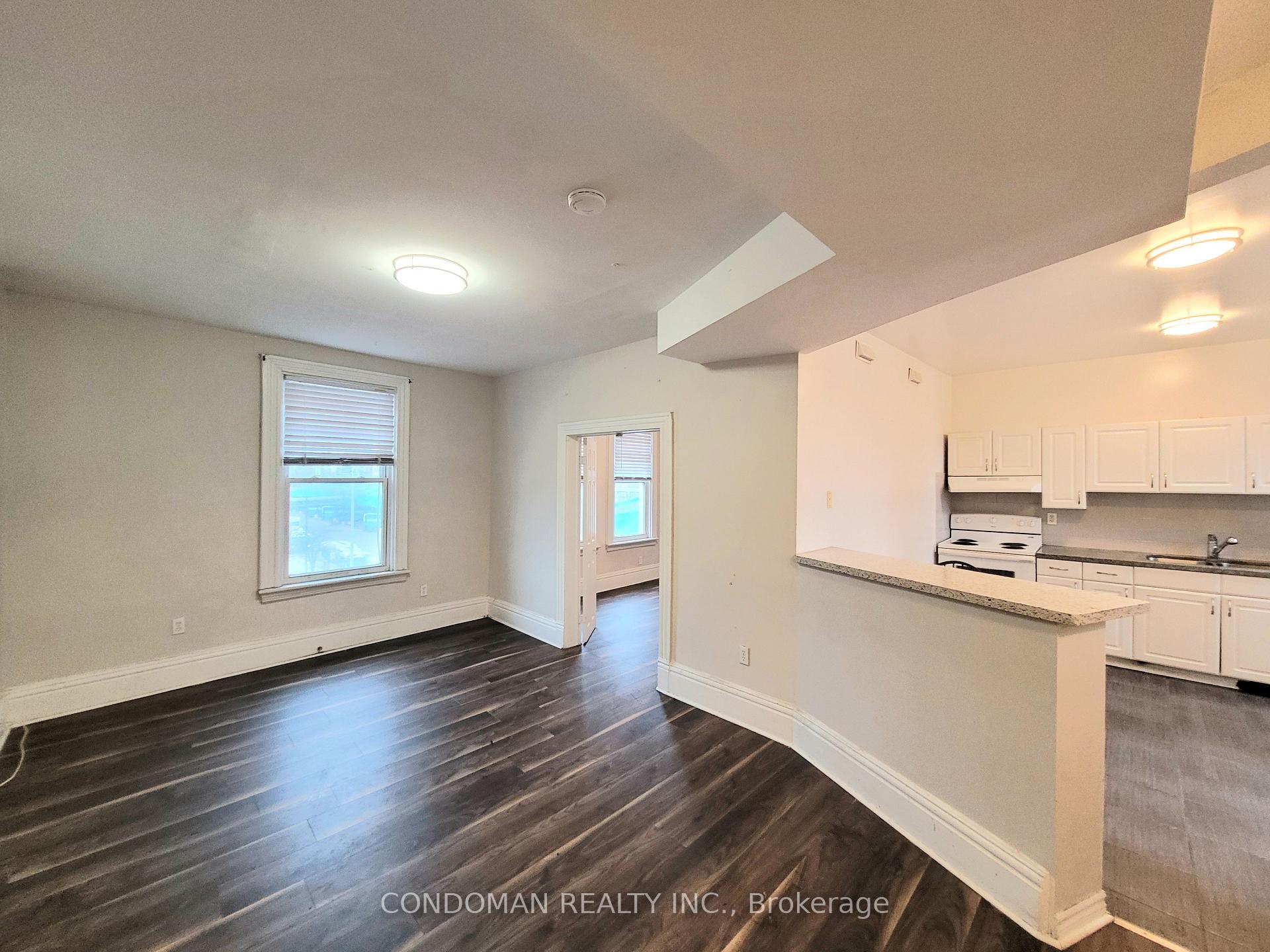 Front of Unit 6, 139 1/2 John Street S