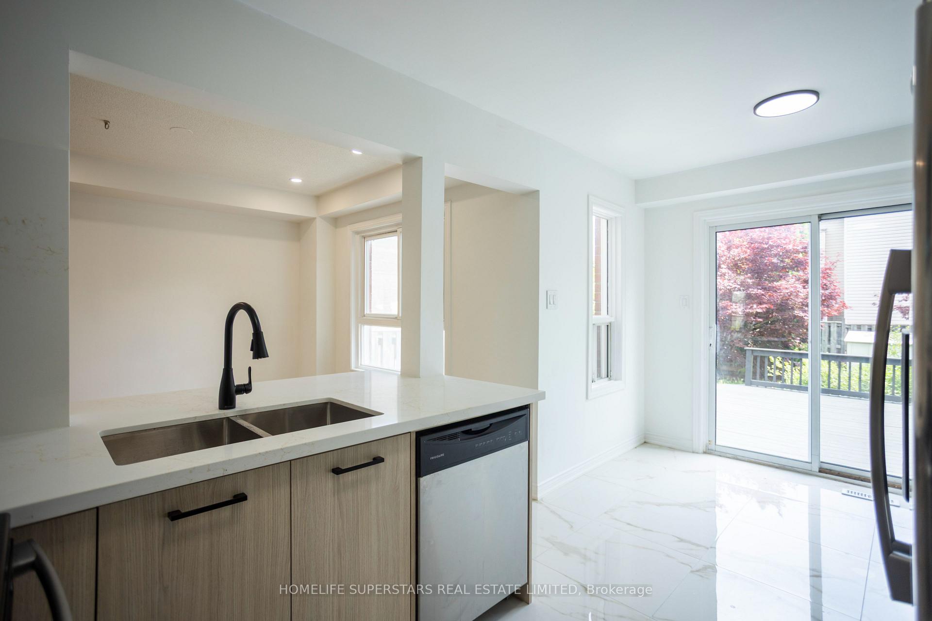 Photo 16 of 6 Smales Drive, Ajax, Central — HOMEH