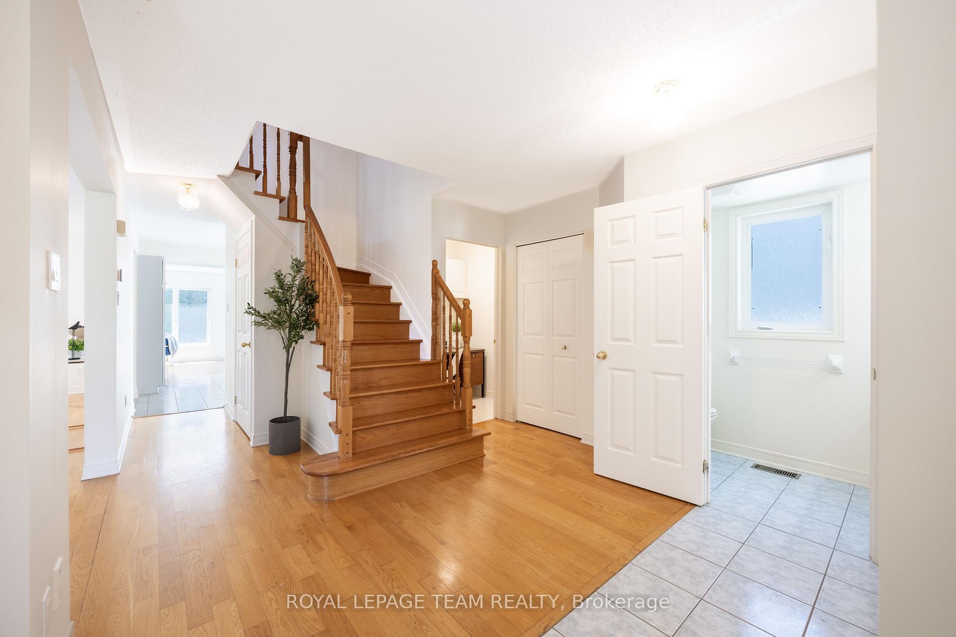 Photo 6 of 29 Keno Way, Ottawa, Kanata - Kanata Lakes/Heritage Hills — HOMEH