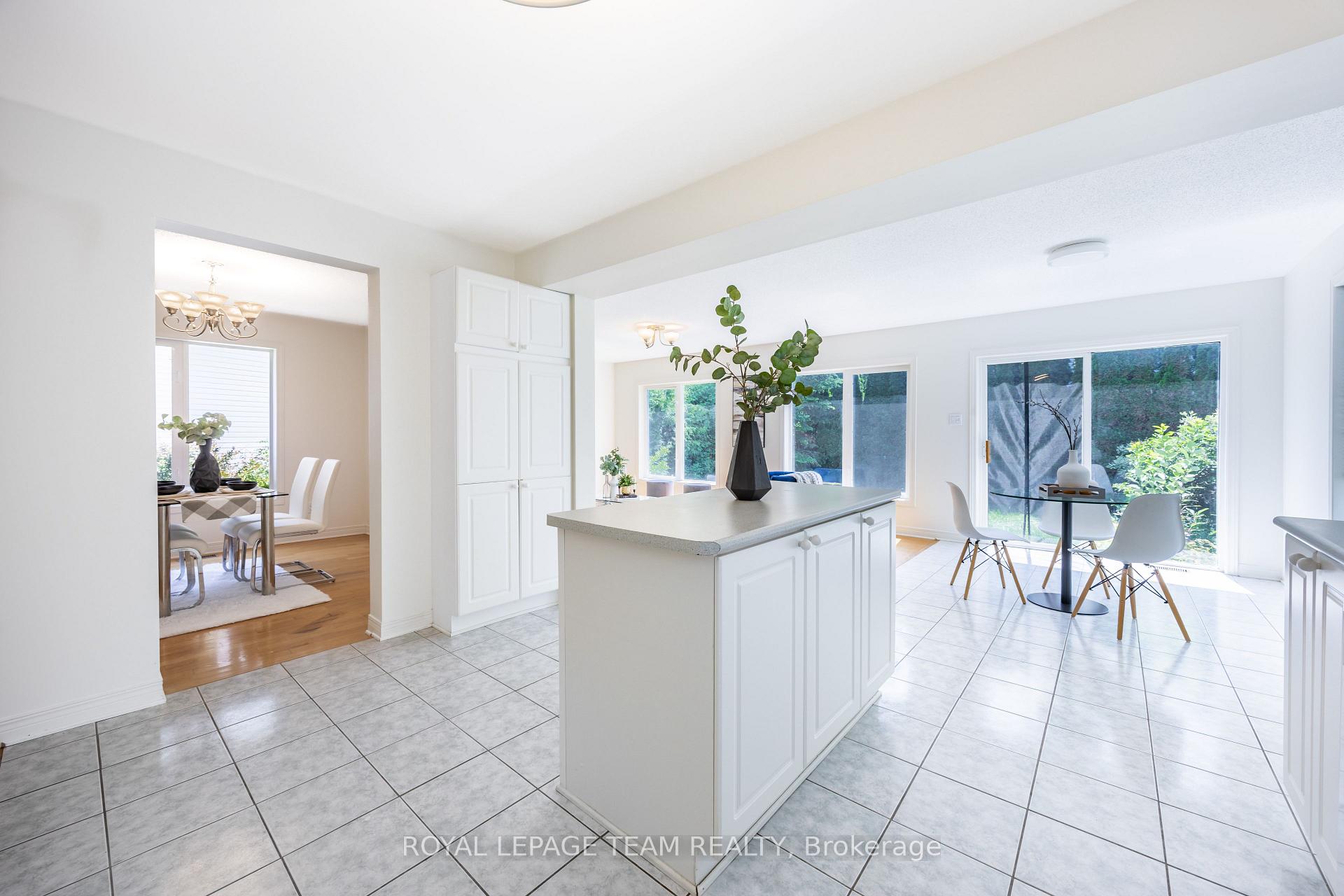 Photo 20 of 29 Keno Way, Ottawa, Kanata - Kanata Lakes/Heritage Hills — HOMEH