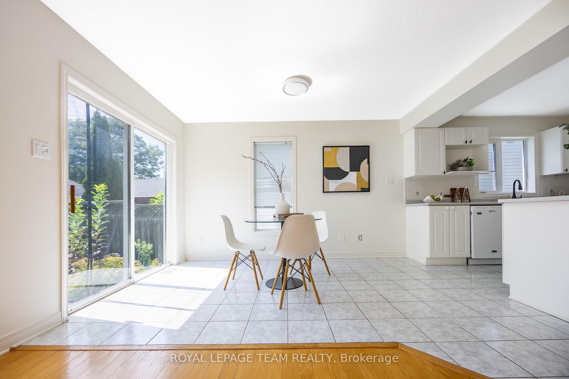 Photo 25 of 29 Keno Way, Ottawa, Kanata - Kanata Lakes/Heritage Hills — HOMEH