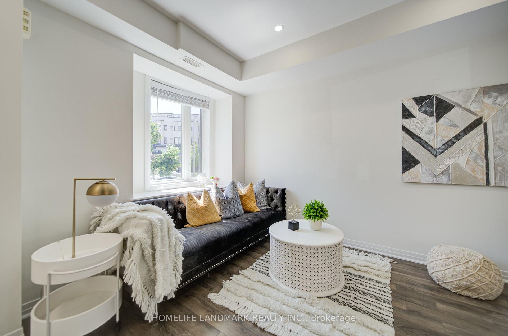 Photo 3 of 38 Sarah Jackson Crescent, North York, Downsview-Roding-CFB — HOMEH