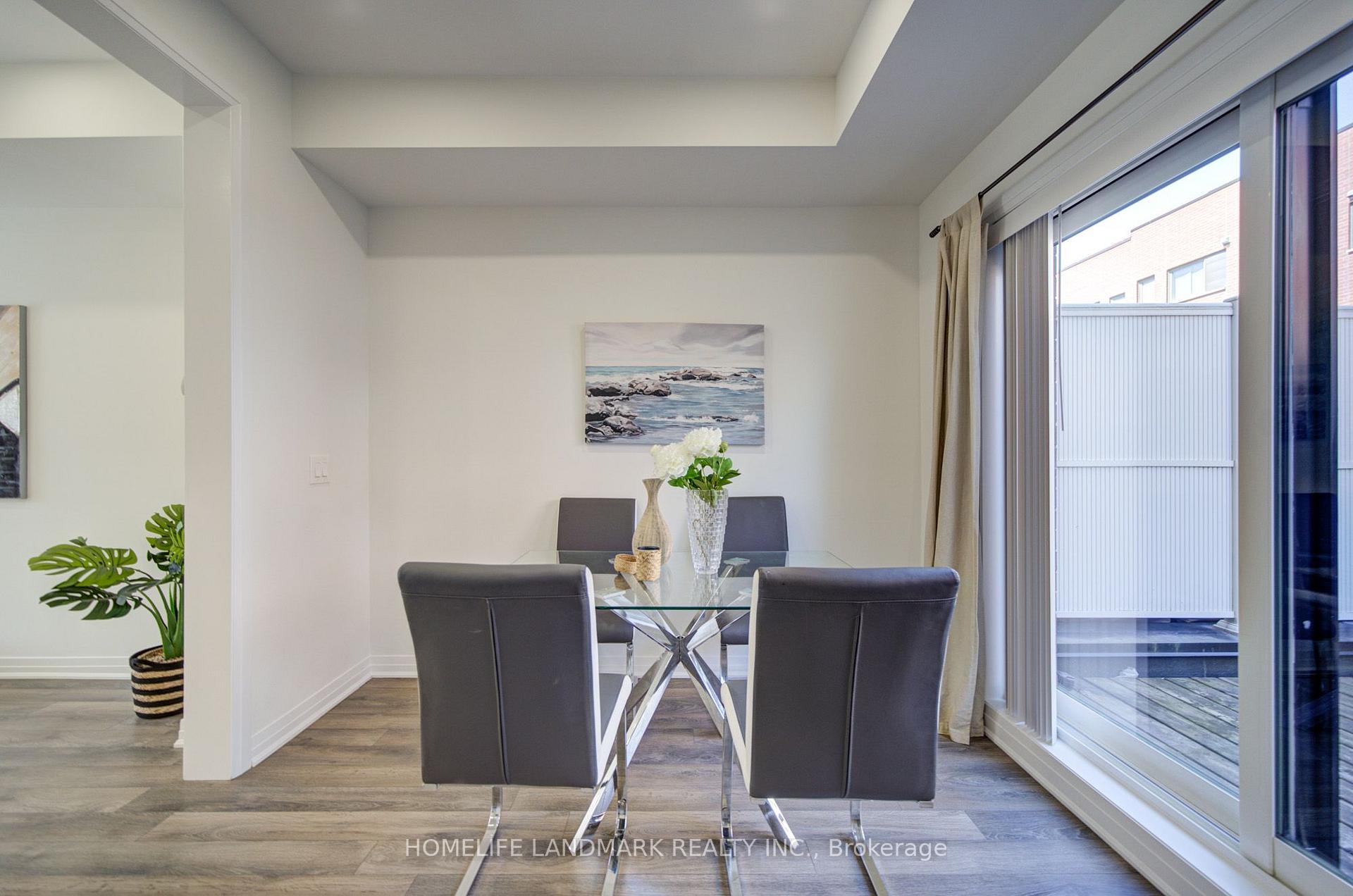 Photo 9 of 38 Sarah Jackson Crescent, North York, Downsview-Roding-CFB — HOMEH