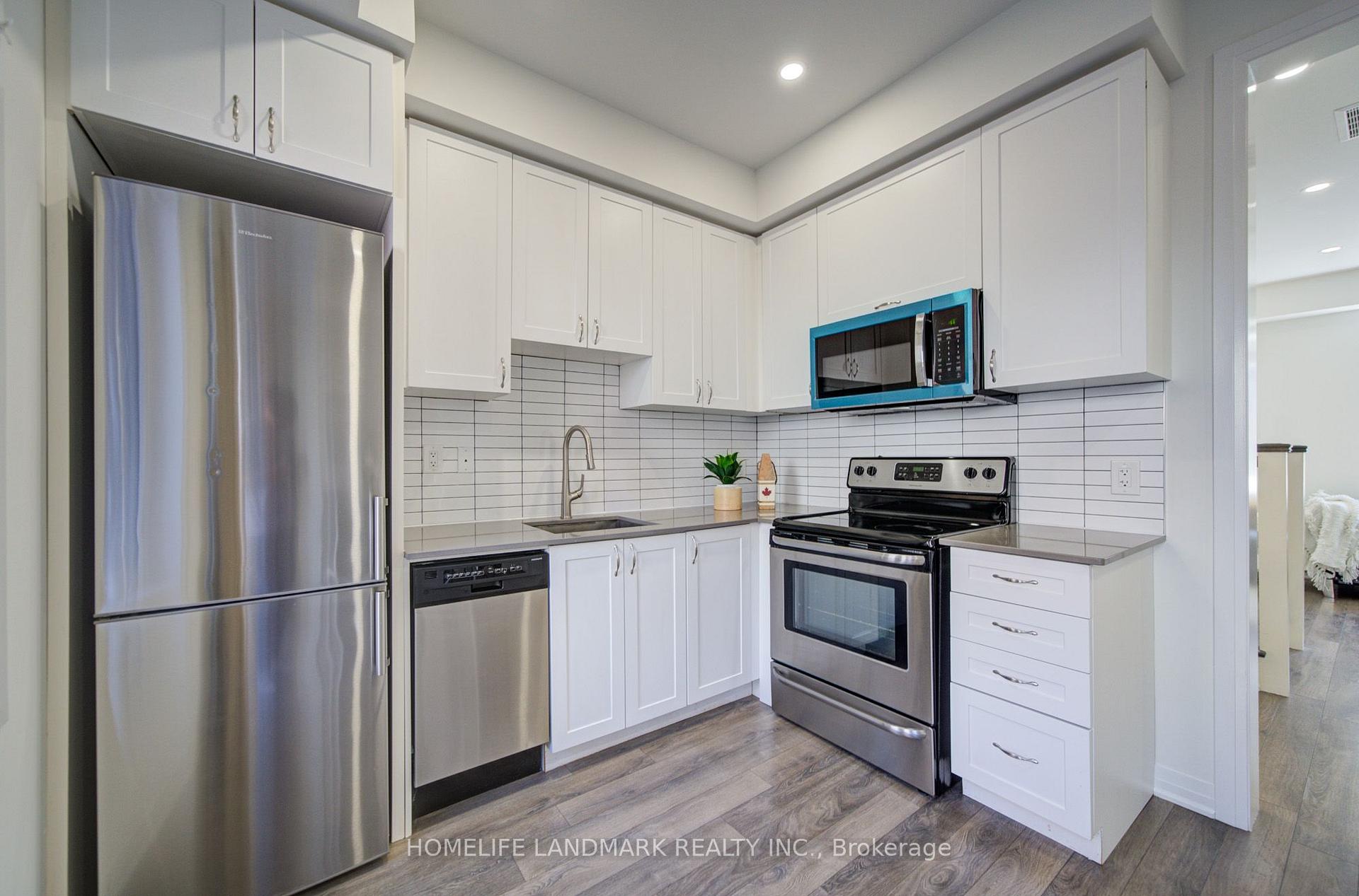 Photo 11 of 38 Sarah Jackson Crescent, North York, Downsview-Roding-CFB — HOMEH