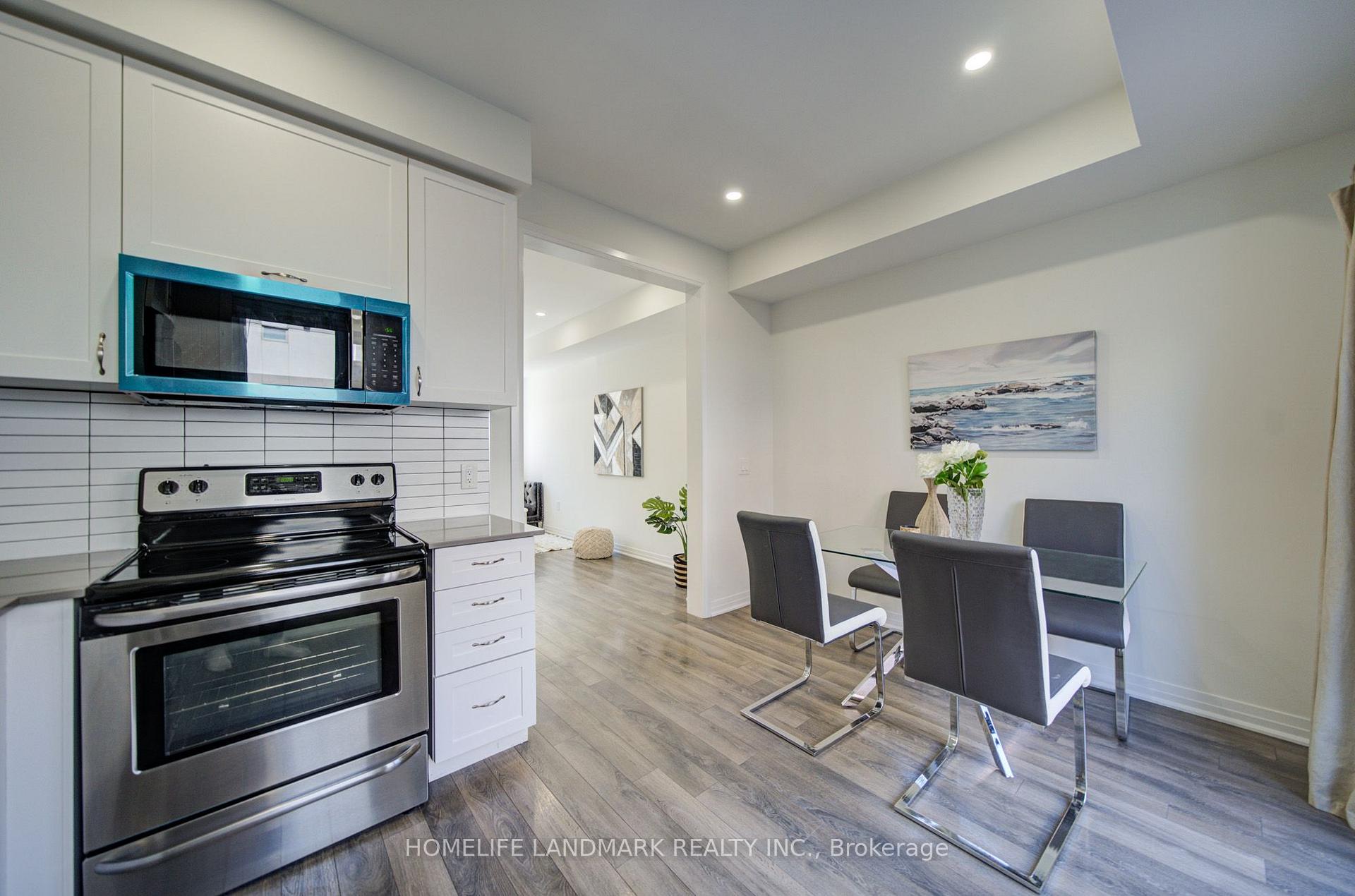 Photo 15 of 38 Sarah Jackson Crescent, North York, Downsview-Roding-CFB — HOMEH