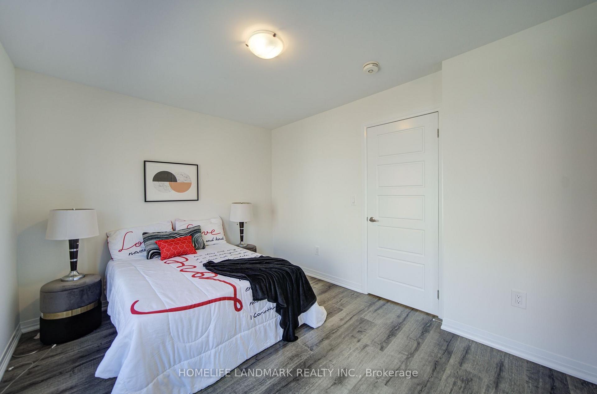 Photo 21 of 38 Sarah Jackson Crescent, North York, Downsview-Roding-CFB — HOMEH