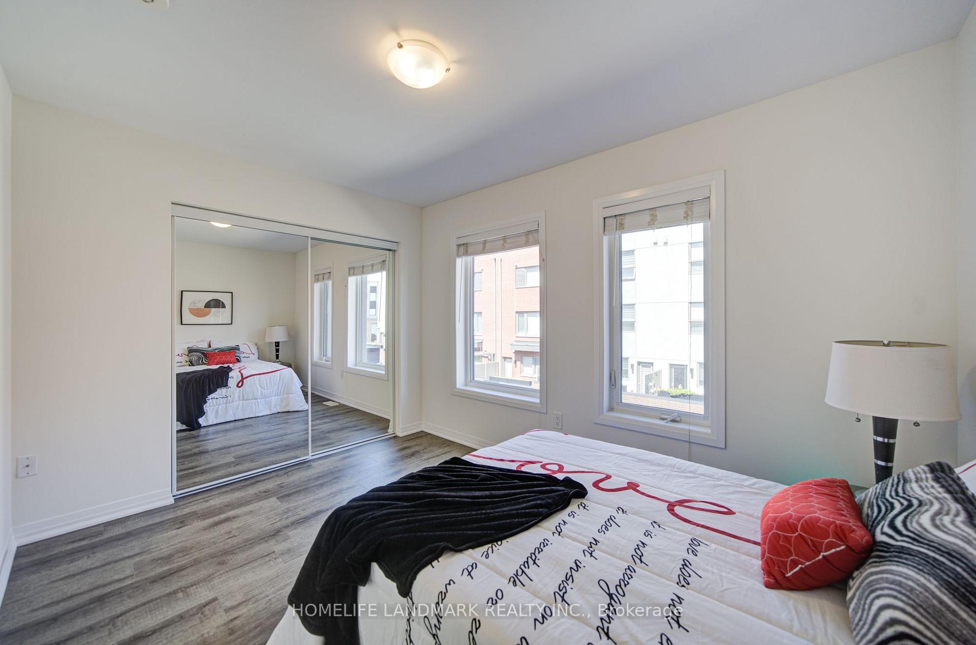 Photo 22 of 38 Sarah Jackson Crescent, North York, Downsview-Roding-CFB — HOMEH
