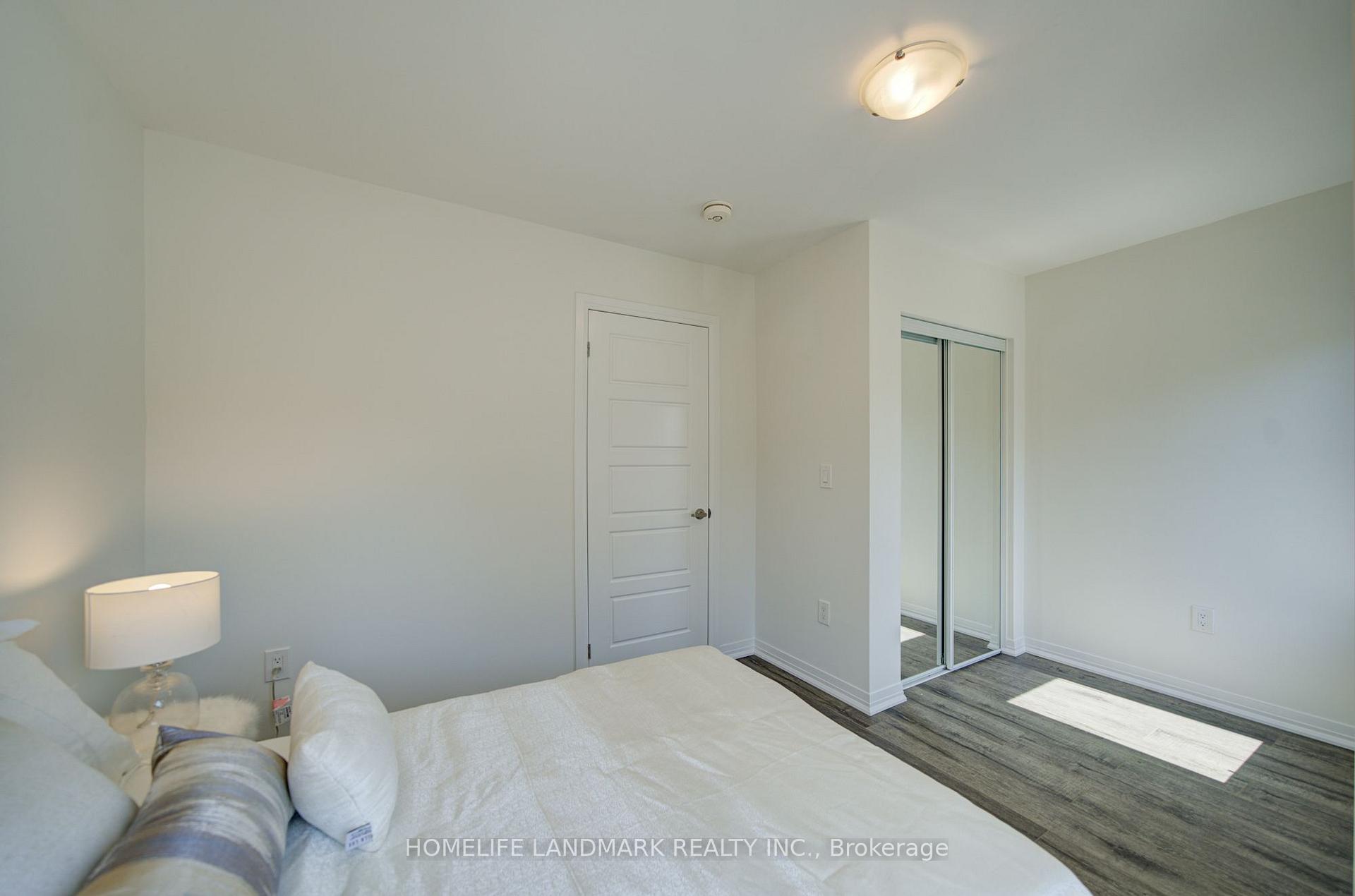 Photo 24 of 38 Sarah Jackson Crescent, North York, Downsview-Roding-CFB — HOMEH