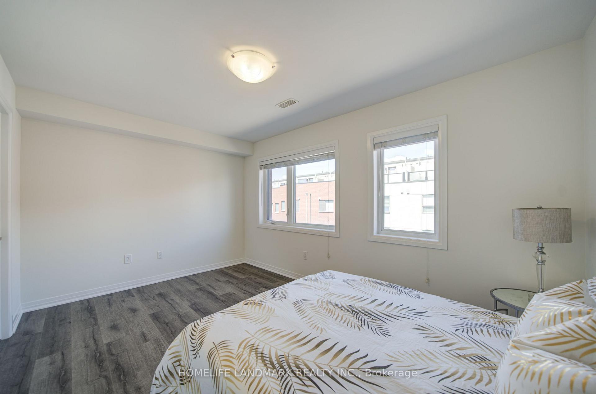 Photo 28 of 38 Sarah Jackson Crescent, North York, Downsview-Roding-CFB — HOMEH